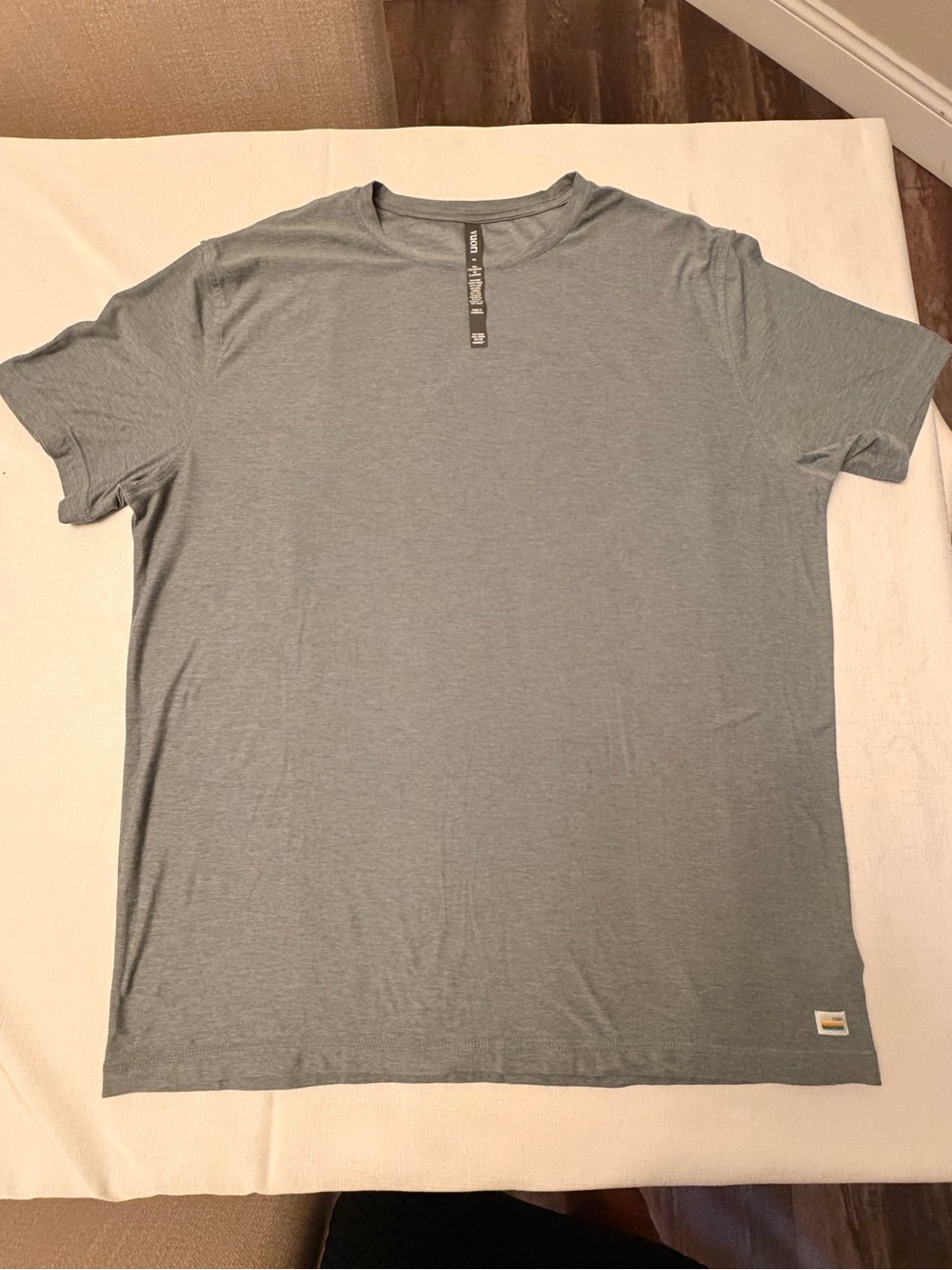 Men's XL Vuori Heather Slate Crew Neck T-Shirt